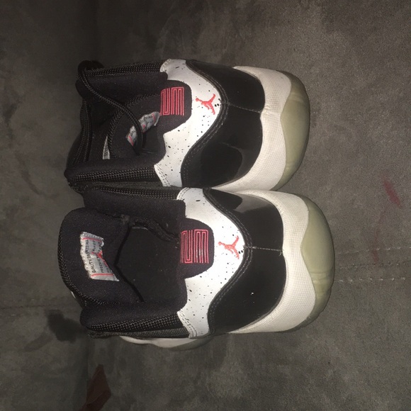 Jordan 11s retro low infrared (GS) 5y - Picture 3 of 4